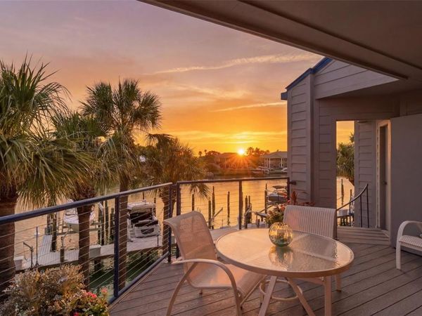 910 PINELLAS BAYWAY S, Unit 201, TIERRA VERDE, FL 33715