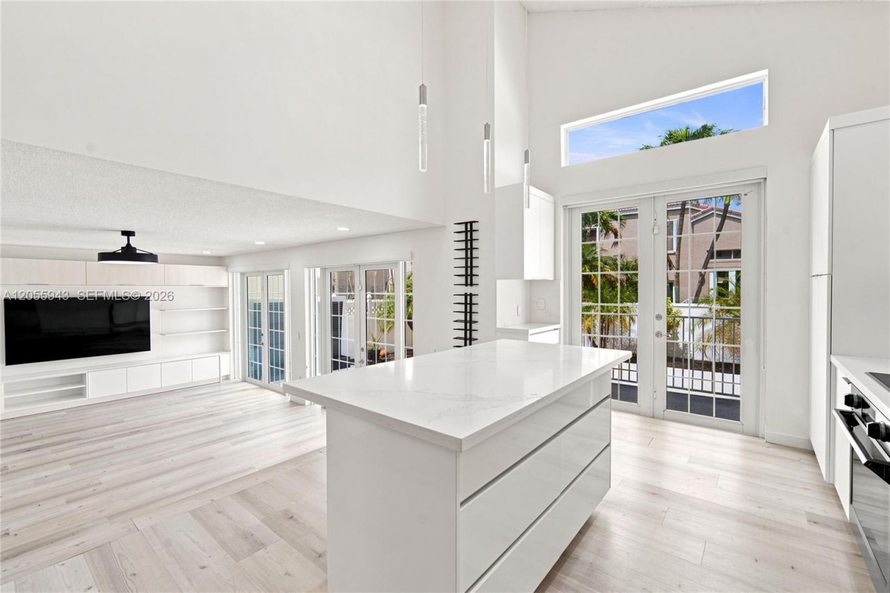 1457 NW 159th Ln , Pembroke Pines, FL 33028 Photo