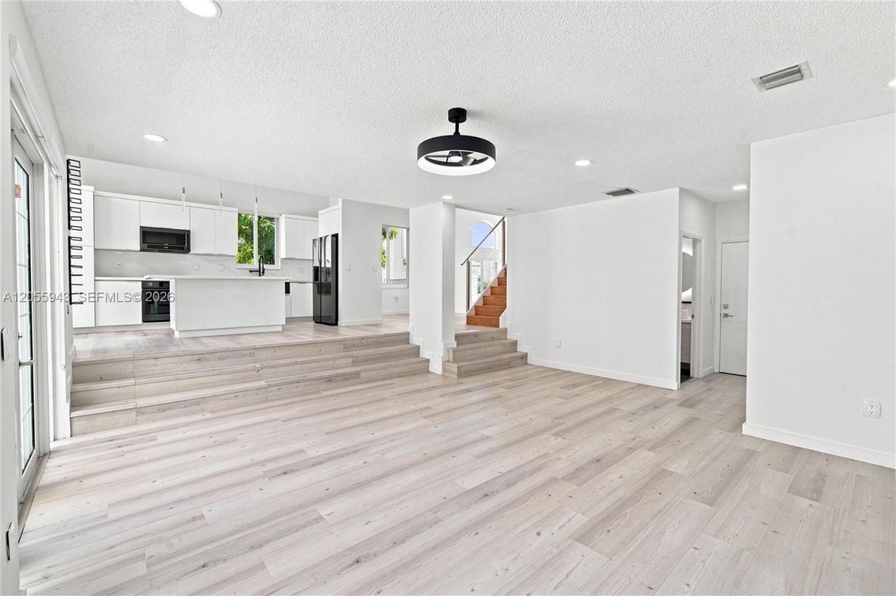 1457 NW 159th Ln , Pembroke Pines, FL 33028 Photo