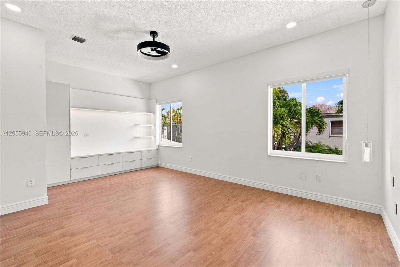1457 NW 159th Ln , Pembroke Pines, FL 33028 Photo