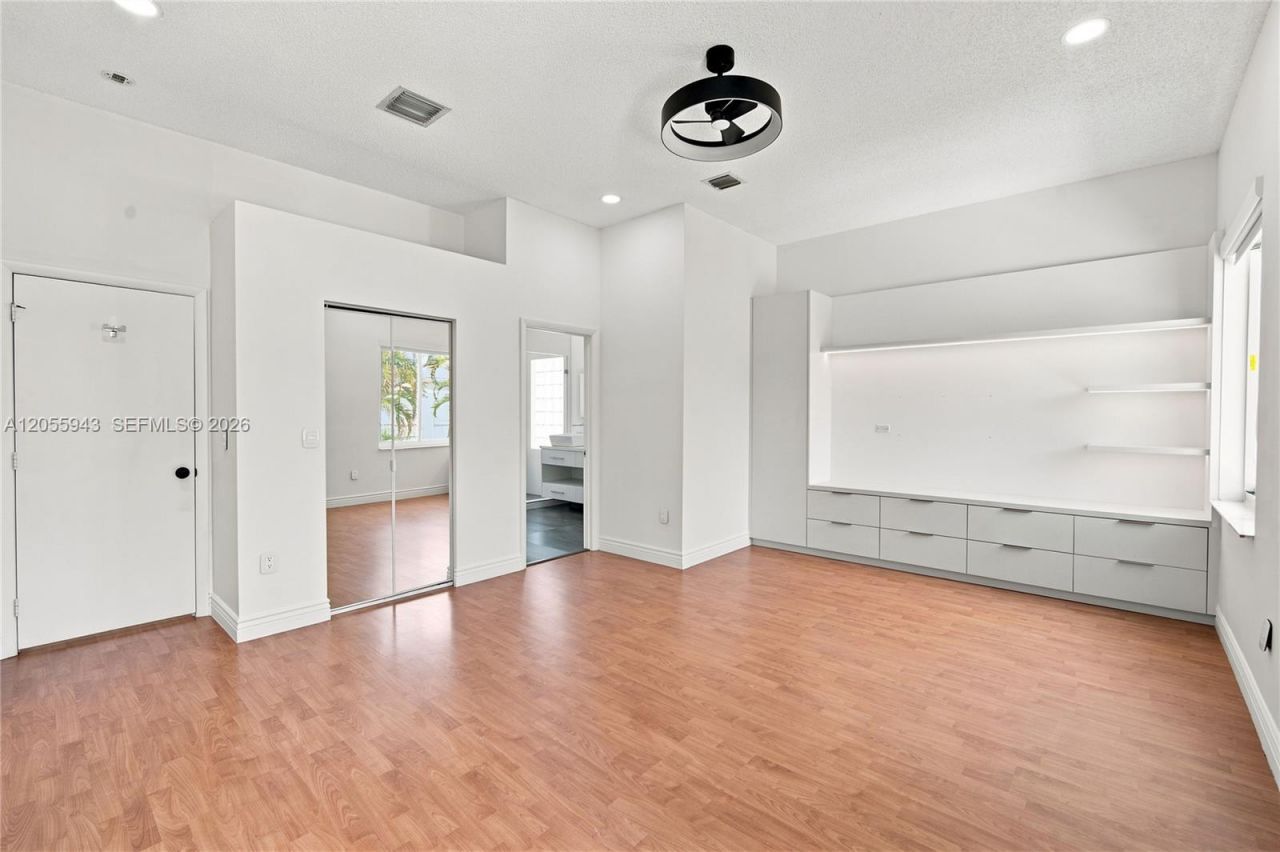 1457 NW 159th Ln , Pembroke Pines, FL 33028 Photo