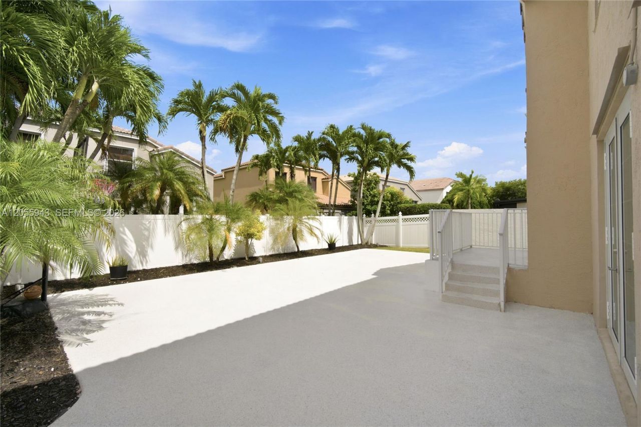 1457 NW 159th Ln , Pembroke Pines, FL 33028 Photo