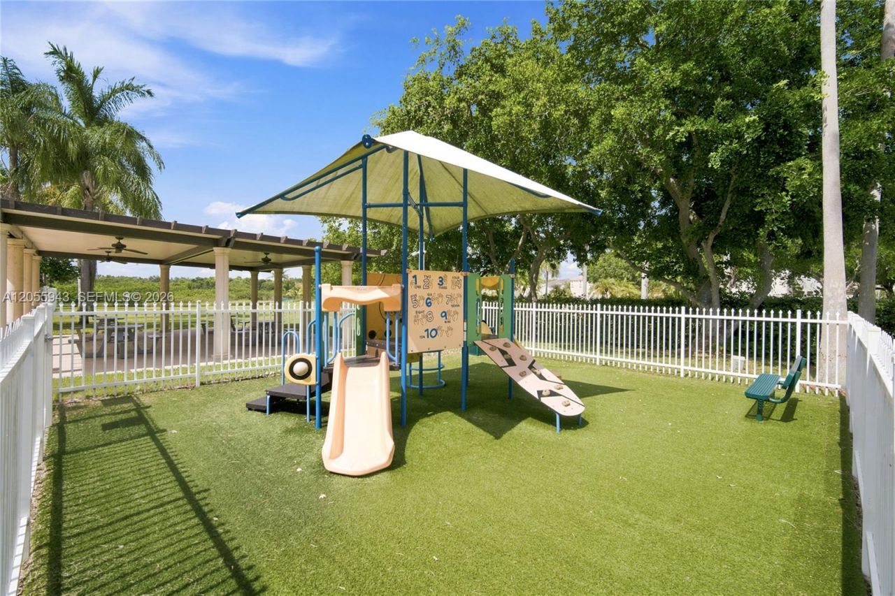 1457 NW 159th Ln , Pembroke Pines, FL 33028 Photo