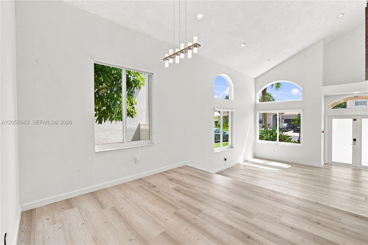 1457 NW 159th Ln , Pembroke Pines, FL 33028 Photo