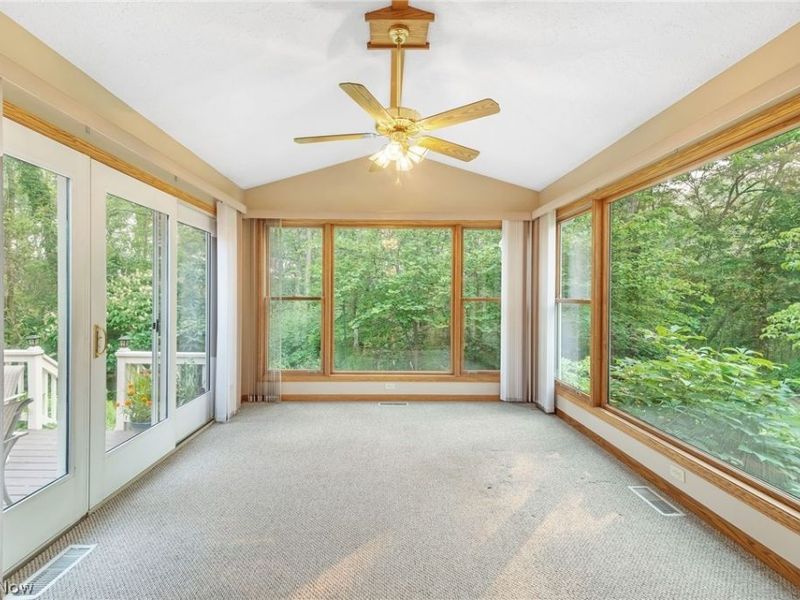 1000 Park Village Drive, Louisville, OH 44641 Photo 15