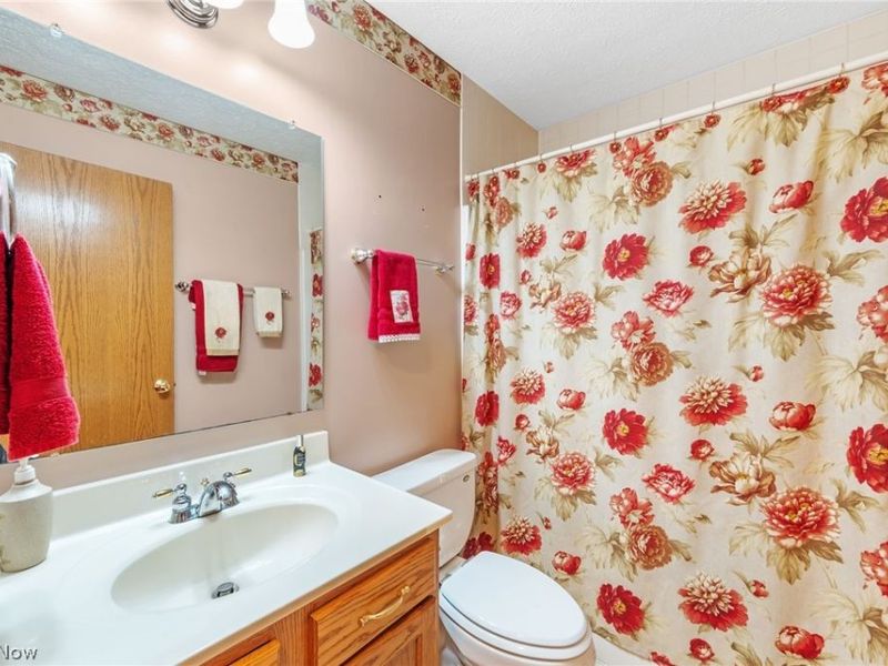 1000 Park Village Drive, Louisville, OH 44641 Photo 21