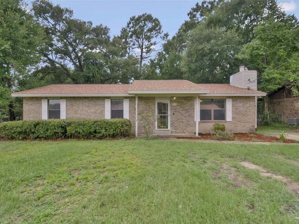 6119 Forest Pines Dr, Pensacola, FL 32526