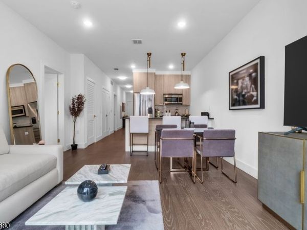 386 5Th St, Jersey, NJ 07302