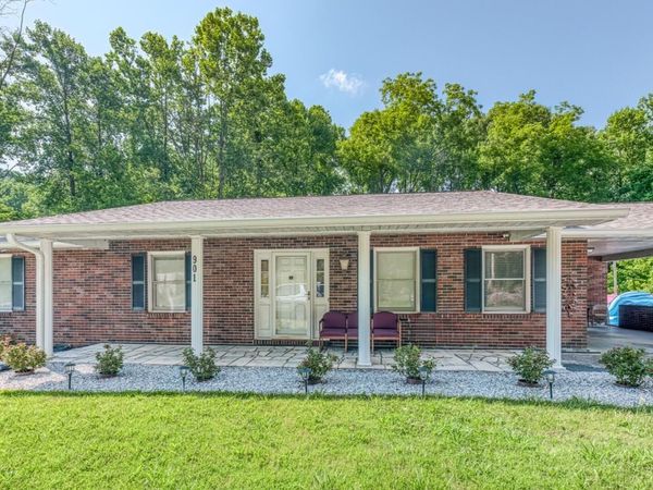 901 Cherokee Road, Johnson City, TN 37604