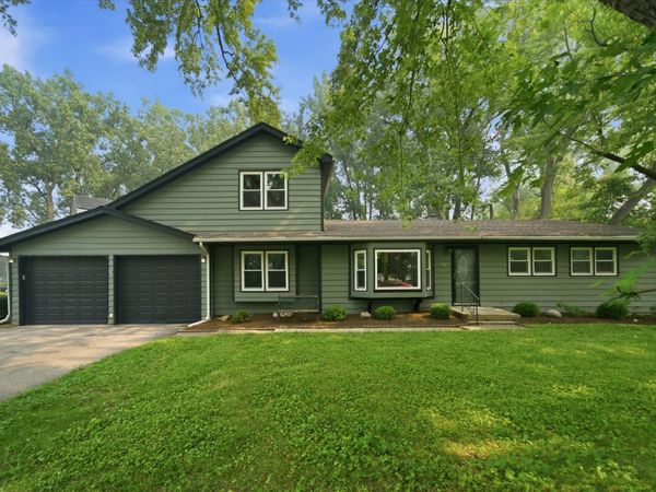 601 Sheridan Drive , Wauconda, IL 60084