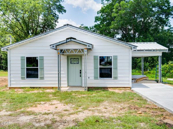 1030 Pelham Avenue , Graceville, FL 32440