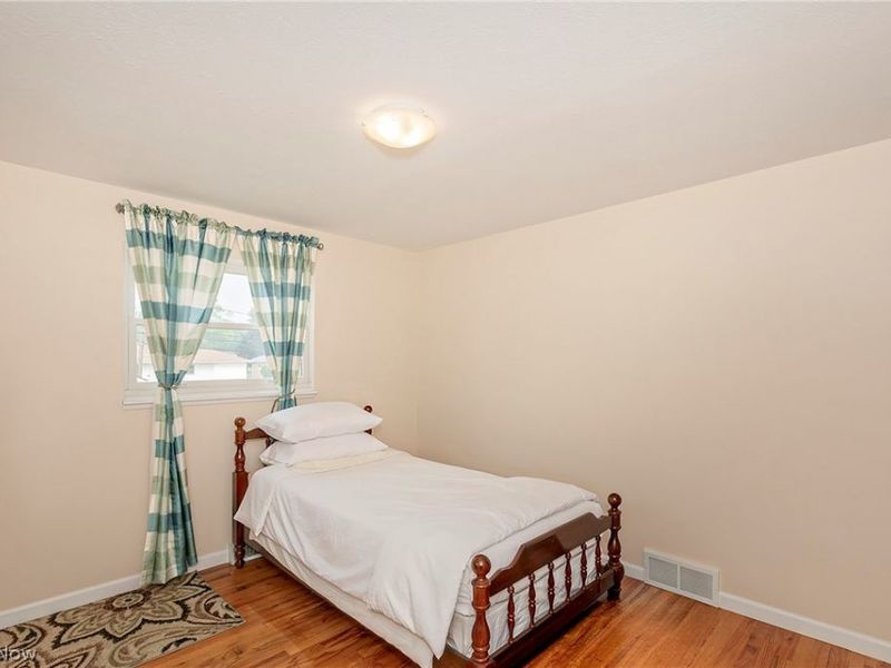1300 Giesse Drive, Mayfield Heights, OH 44124 Photo 29
