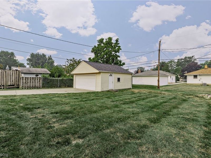1300 Giesse Drive, Mayfield Heights, OH 44124 Photo 43