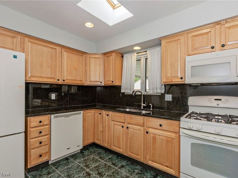 1300 Giesse Drive, Mayfield Heights, OH 44124 Photo 5