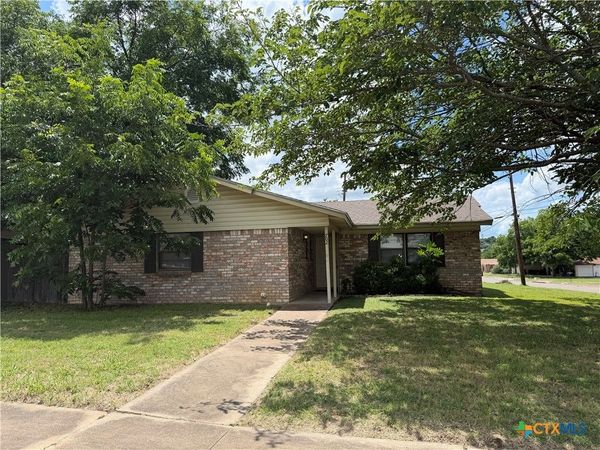 702 Karen Street , Copperas Cove, TX 76522