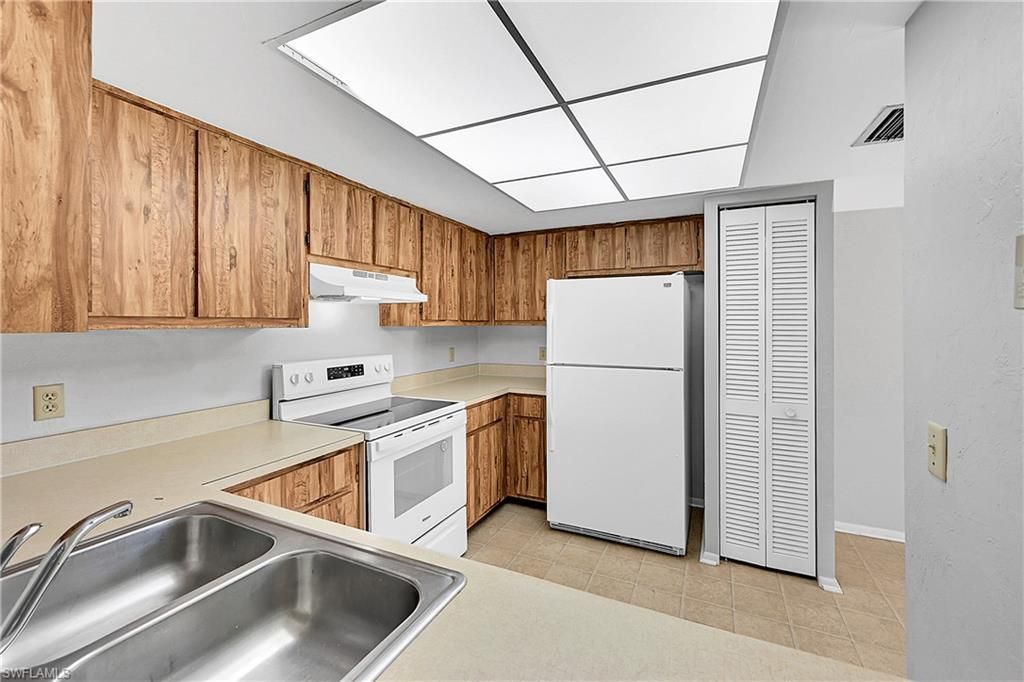 8474 Charter Club Cir , Unit 13, Fort Myers, FL 33919 Photo