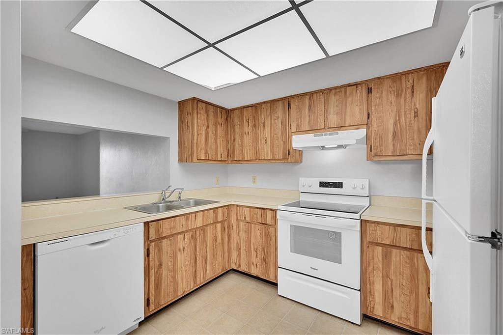 8474 Charter Club Cir , Unit 13, Fort Myers, FL 33919 Photo