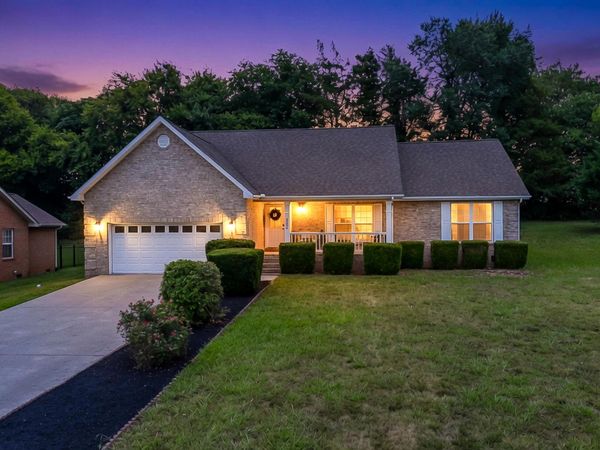 2802 Country Meadows Lane, Maryville, TN 37803