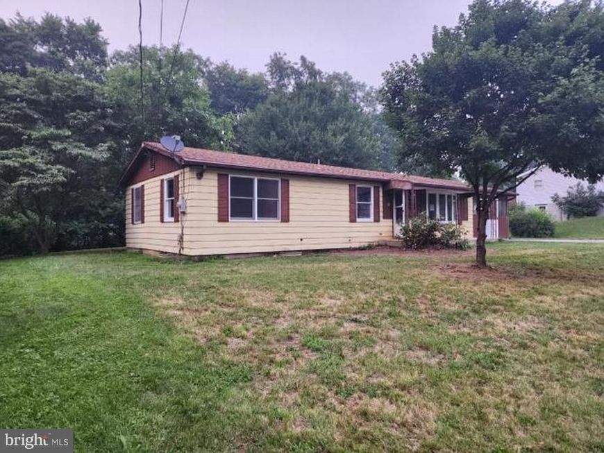 22 W Grandview Avenue, Mercersburg, PA 17236 Main Photo