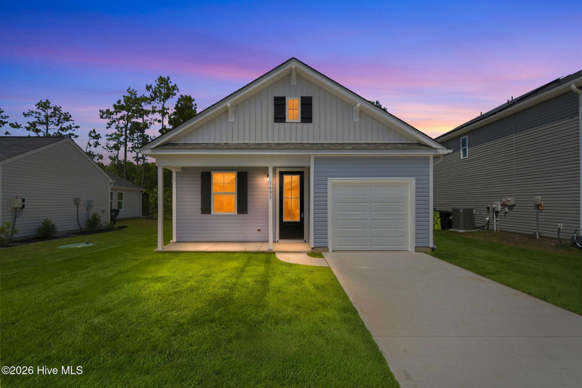 1693 W Coronado Avenue Se, Bolivia, NC 28422 Main Photo
