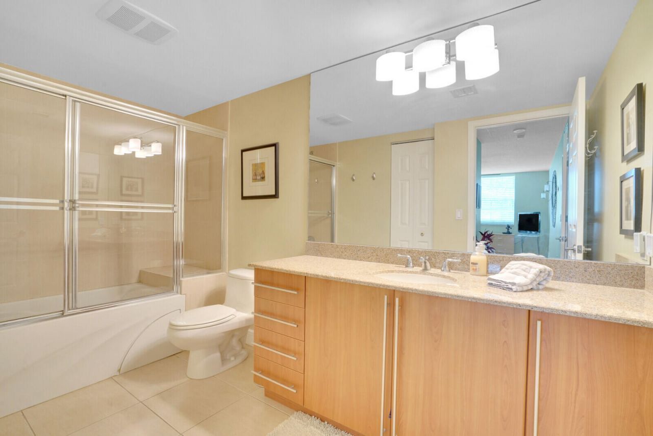 610 Clematis Street, Unit 401, West Palm Beach, FL 33401 Photo