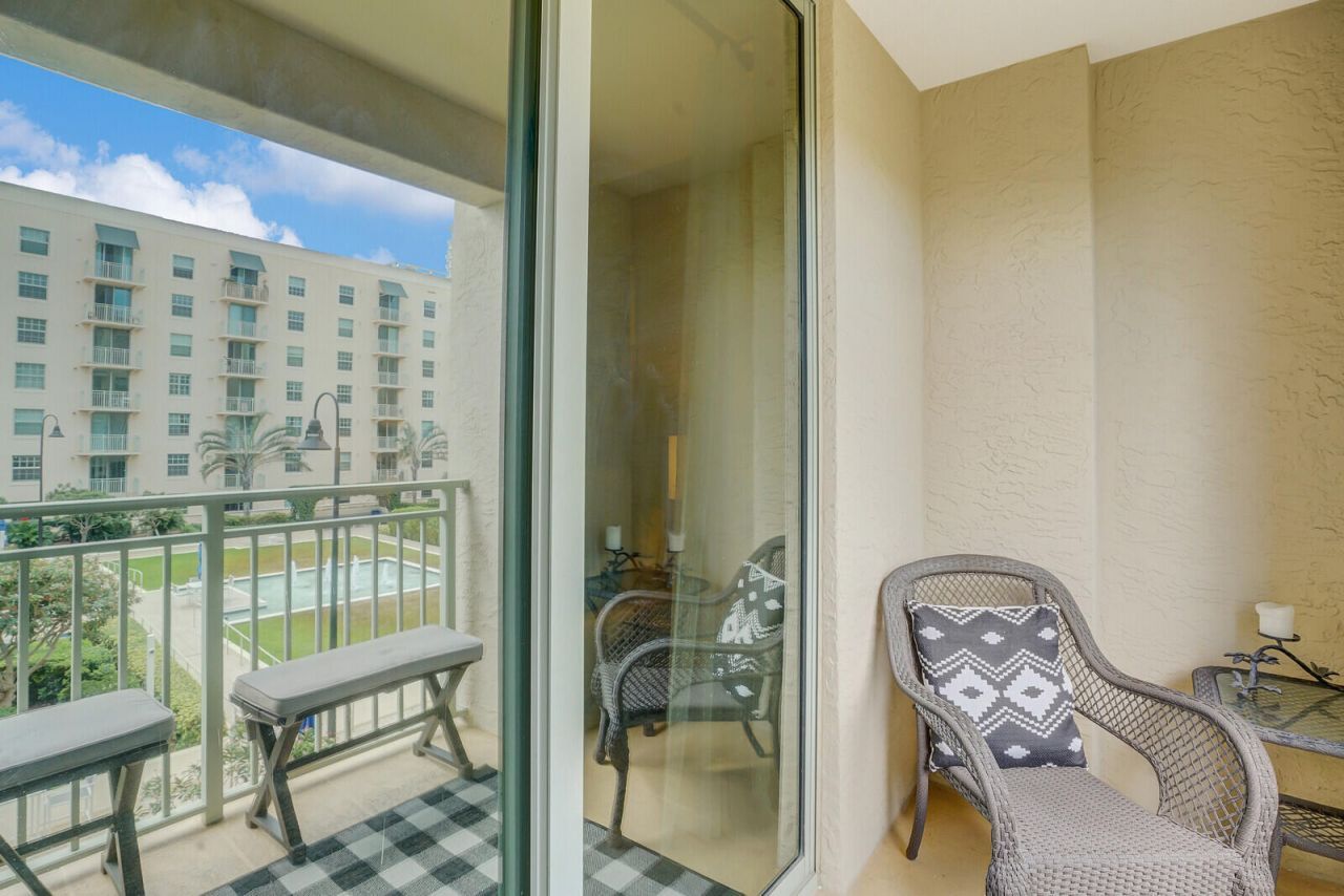 610 Clematis Street, Unit 401, West Palm Beach, FL 33401 Photo