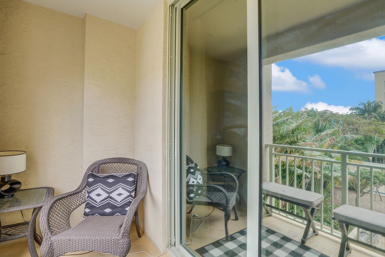 610 Clematis Street, Unit 401, West Palm Beach, FL 33401 Photo