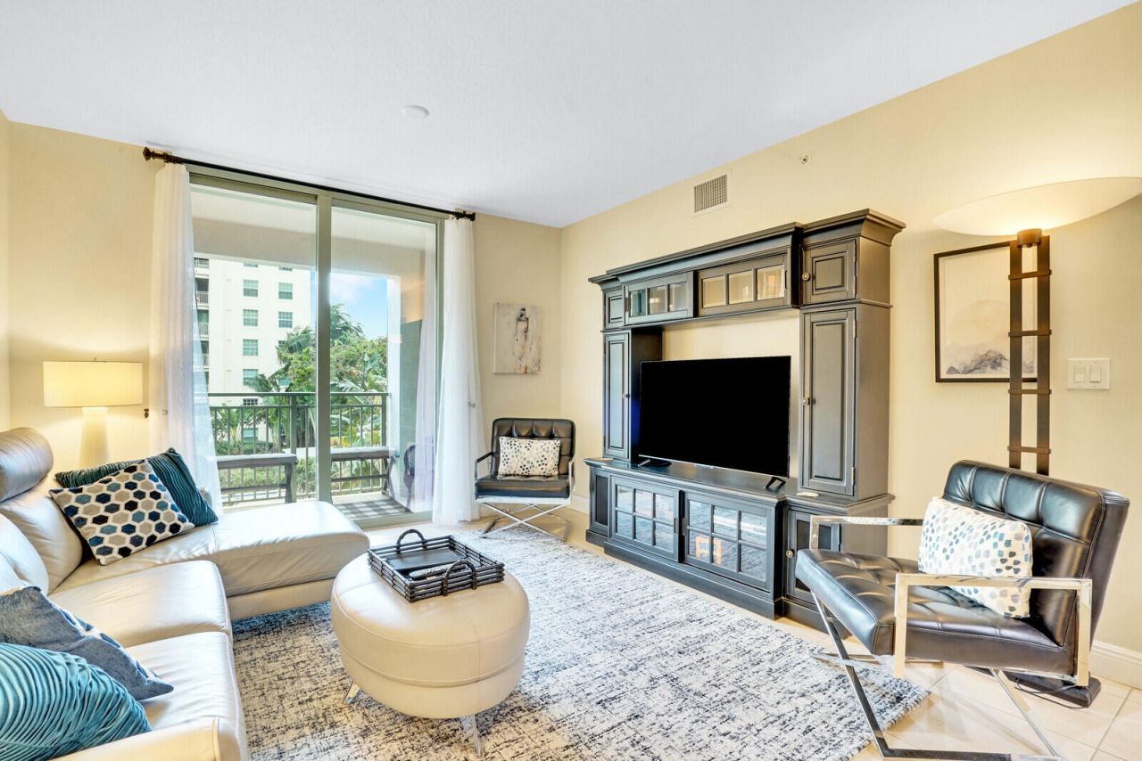 610 Clematis Street, Unit 401, West Palm Beach, FL 33401 Photo