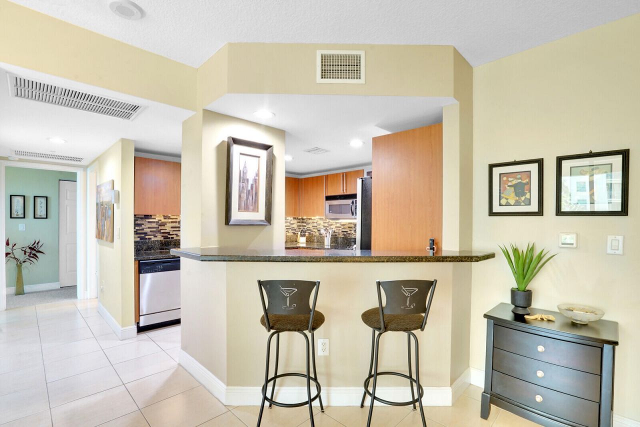 610 Clematis Street, Unit 401, West Palm Beach, FL 33401 Photo