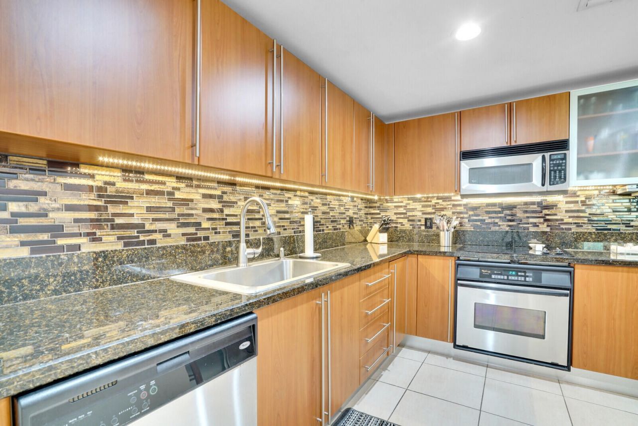 610 Clematis Street, Unit 401, West Palm Beach, FL 33401 Photo