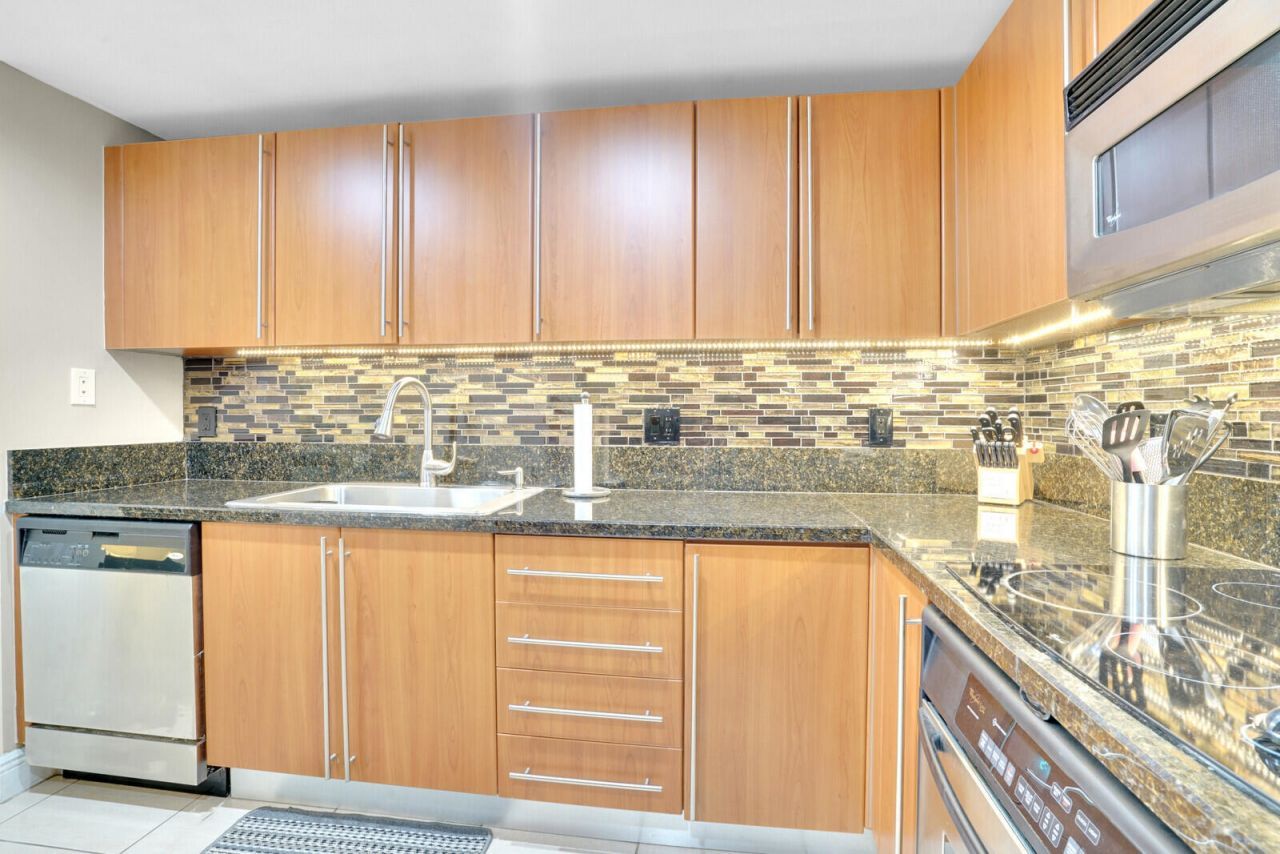 610 Clematis Street, Unit 401, West Palm Beach, FL 33401 Photo