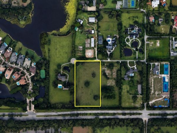 8650 Surrey Ln , Boca Raton, FL 33496