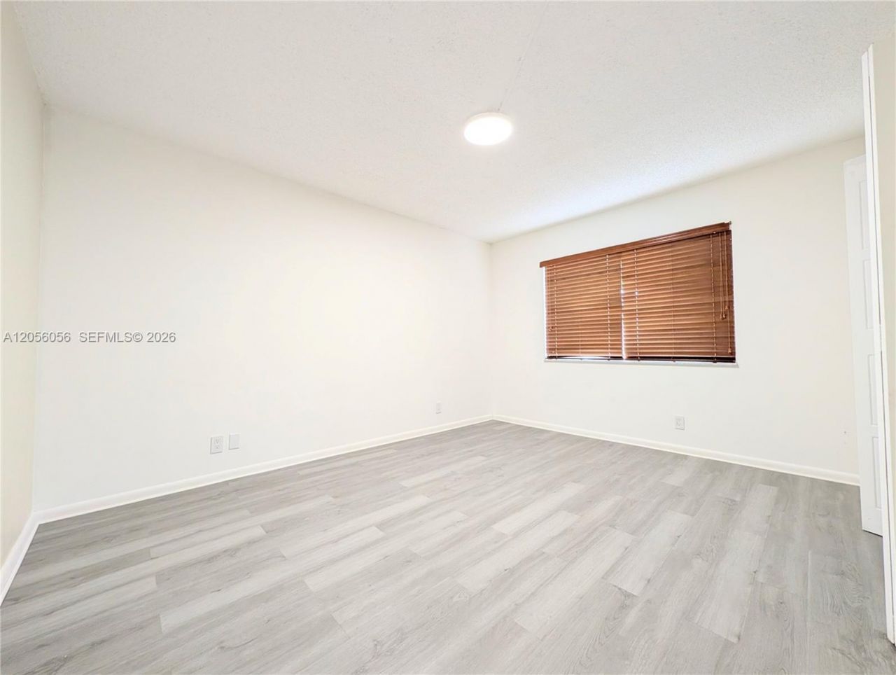 310 Lakeview Dr, Unit 105, Weston, FL 33326 Photo
