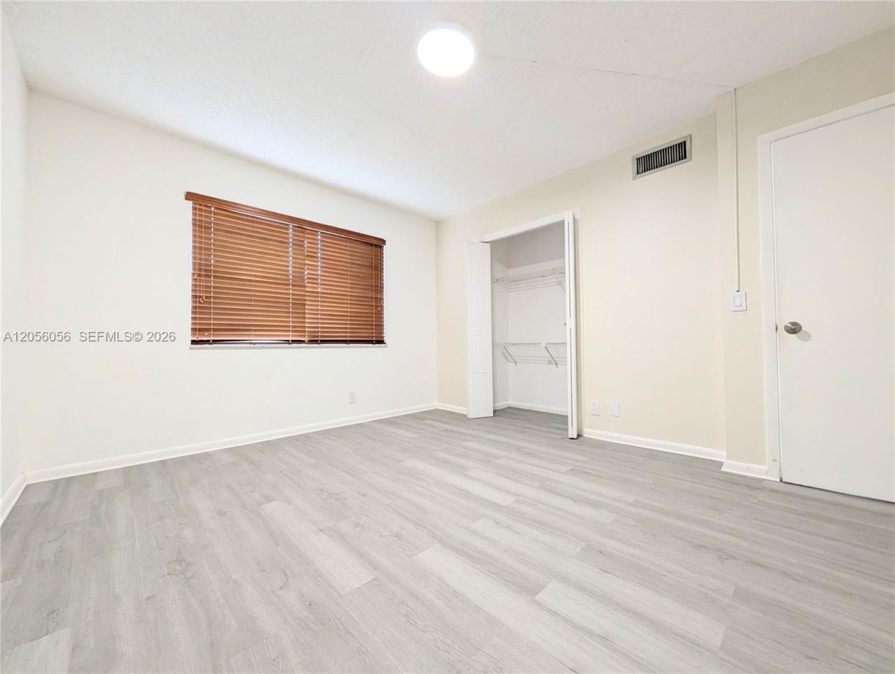 310 Lakeview Dr, Unit 105, Weston, FL 33326 Photo