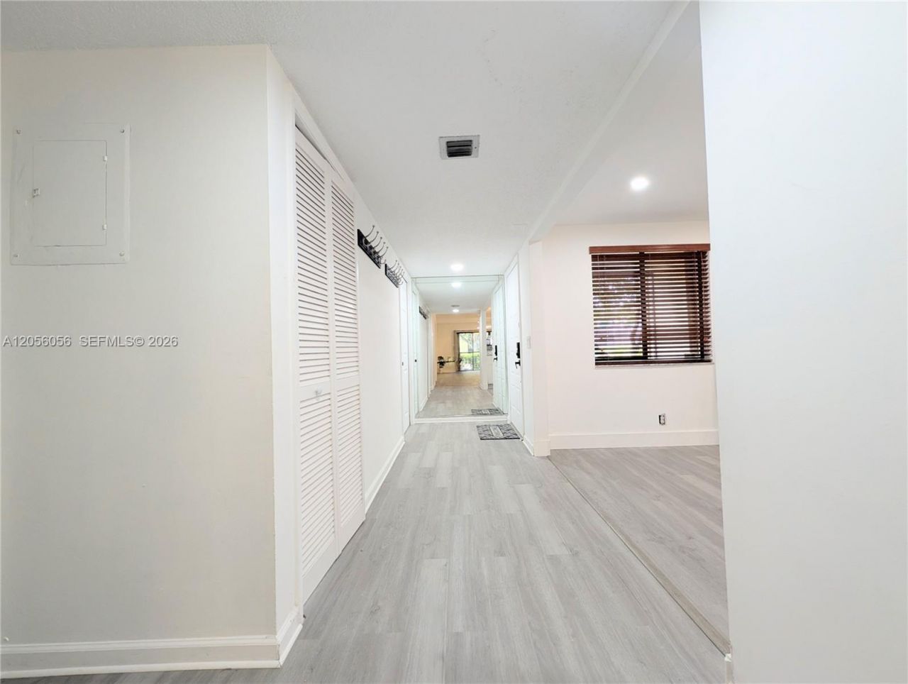 310 Lakeview Dr, Unit 105, Weston, FL 33326 Photo