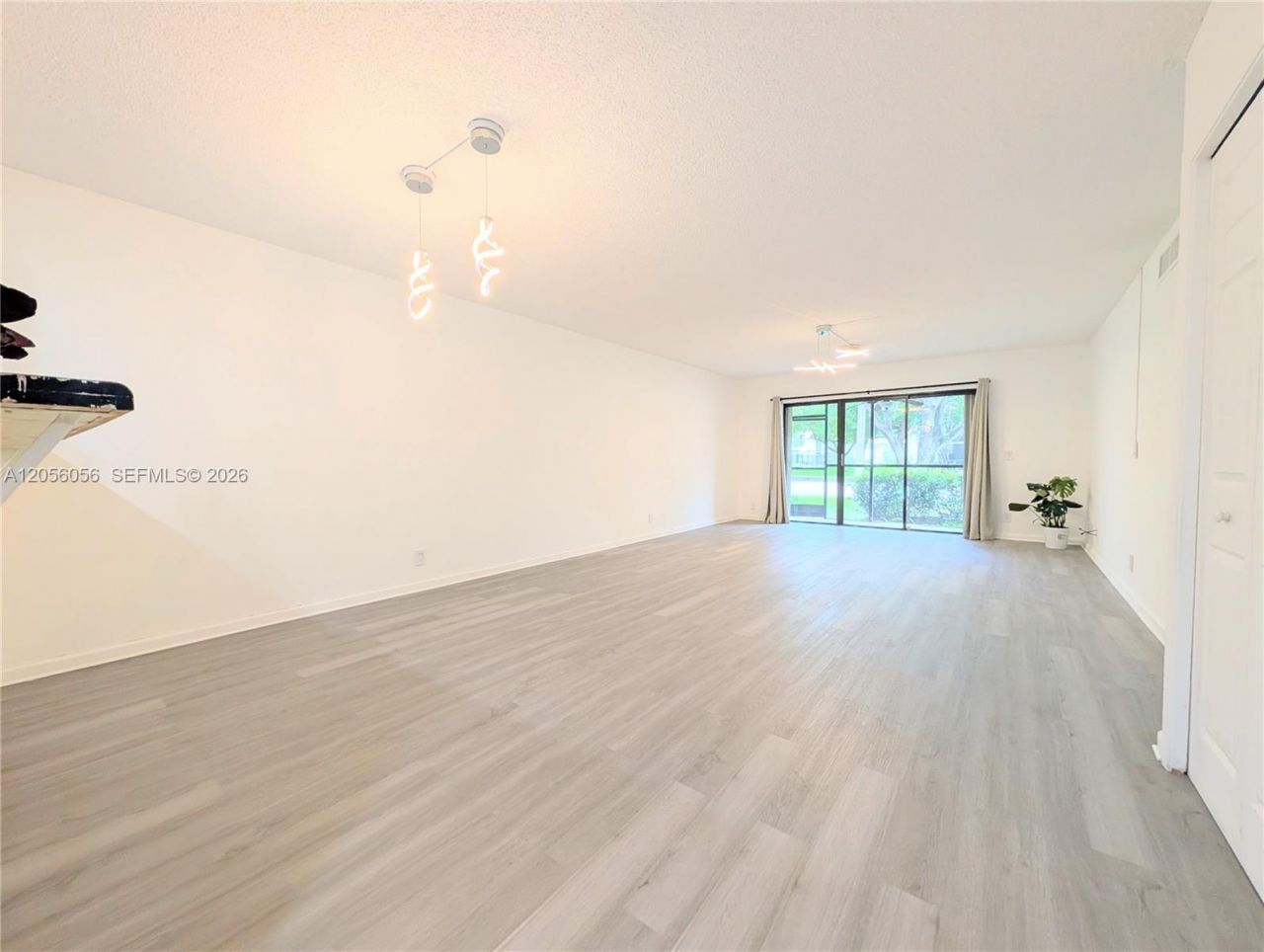 310 Lakeview Dr, Unit 105, Weston, FL 33326 Photo