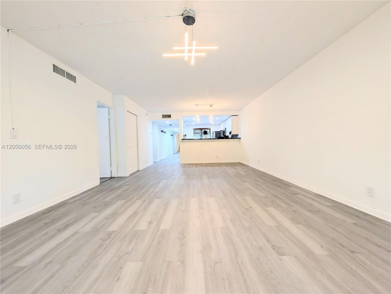 310 Lakeview Dr, Unit 105, Weston, FL 33326 Photo