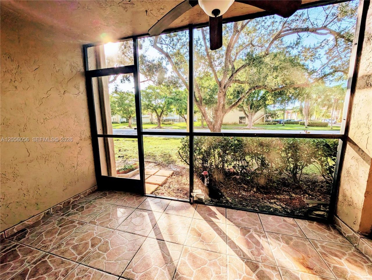 310 Lakeview Dr, Unit 105, Weston, FL 33326 Photo