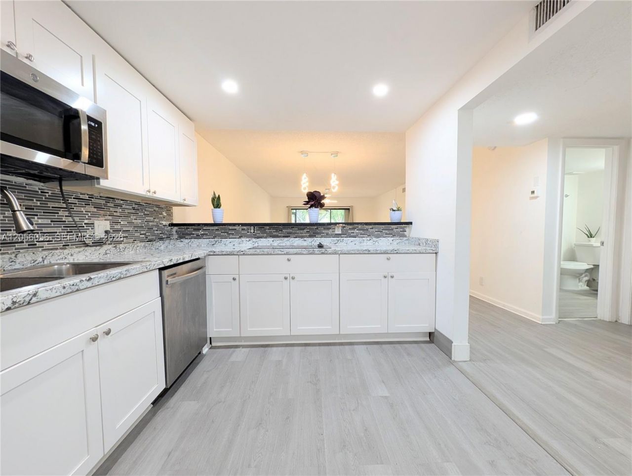 310 Lakeview Dr, Unit 105, Weston, FL 33326 Photo