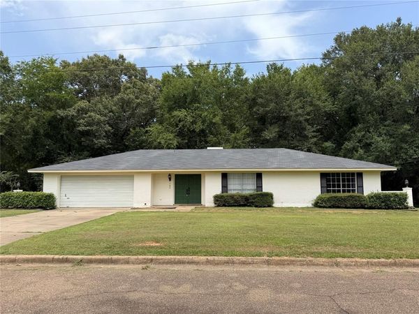 105 Kent Drive , Pittsburg, TX 75686