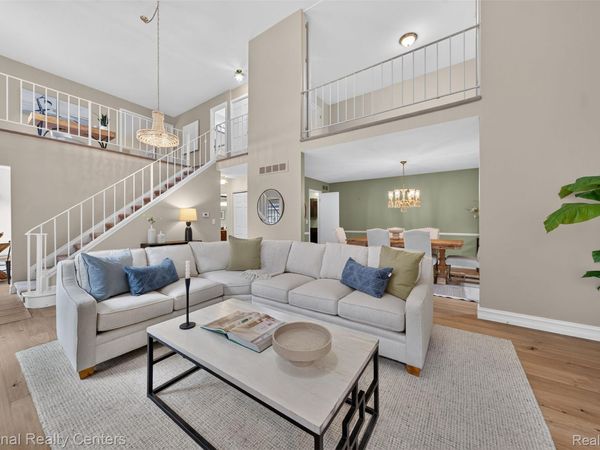 22045 Shore Pointe Lane, Unit 60, St Clair Shores, Mi 48080