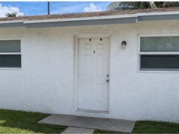334 MOCKINGBIRD Lane, Unit 1, Lantana, FL 33462