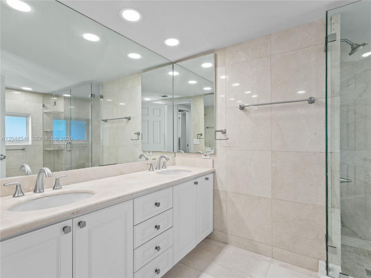 651 S Mashta Dr , Unit 651, Key Biscayne, FL 33149 Photo