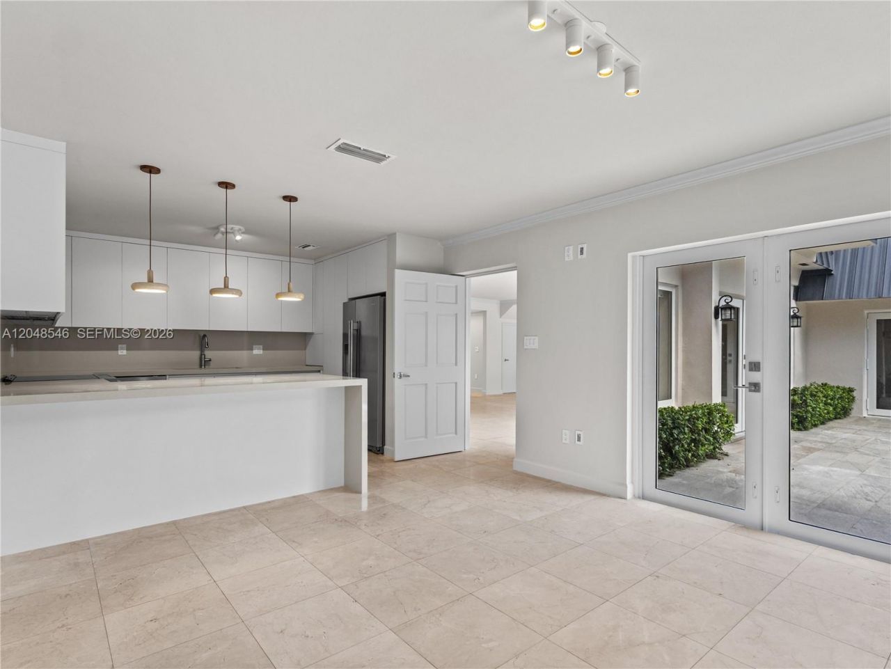 651 S Mashta Dr , Unit 651, Key Biscayne, FL 33149 Photo