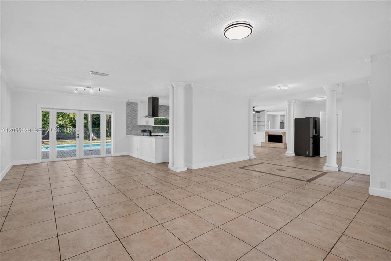 8220 SW 152nd St, Palmetto Bay, FL 33157 Photo