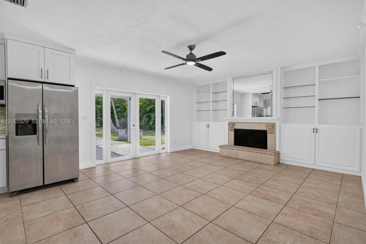 8220 SW 152nd St, Palmetto Bay, FL 33157 Photo
