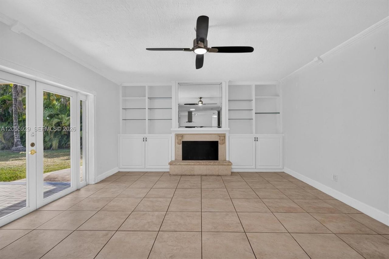 8220 SW 152nd St, Palmetto Bay, FL 33157 Photo