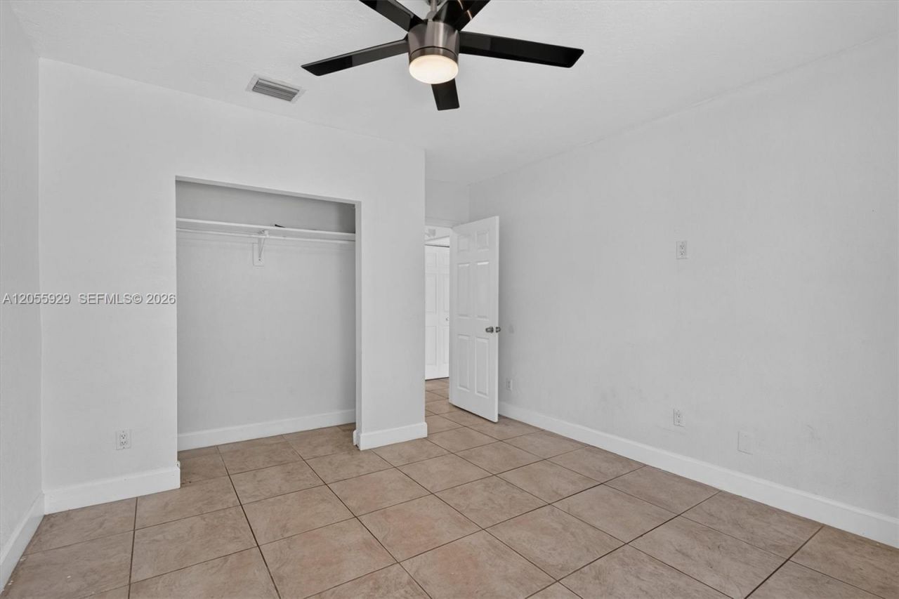 8220 SW 152nd St, Palmetto Bay, FL 33157 Photo