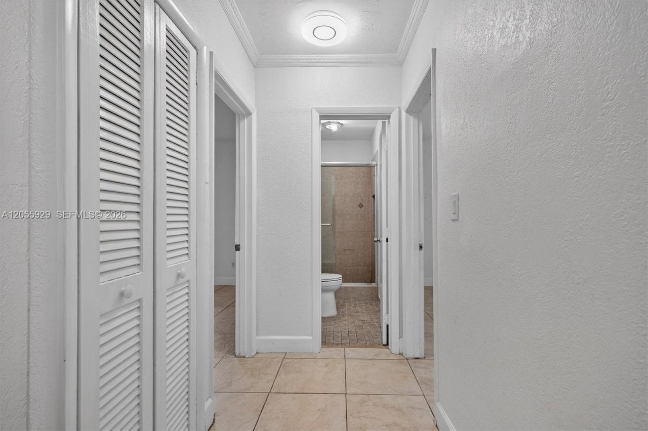 8220 SW 152nd St, Palmetto Bay, FL 33157 Photo