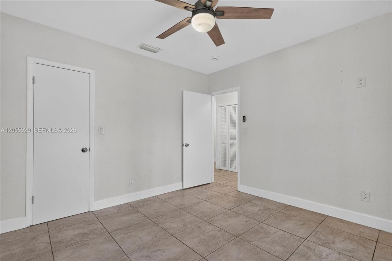 8220 SW 152nd St, Palmetto Bay, FL 33157 Photo